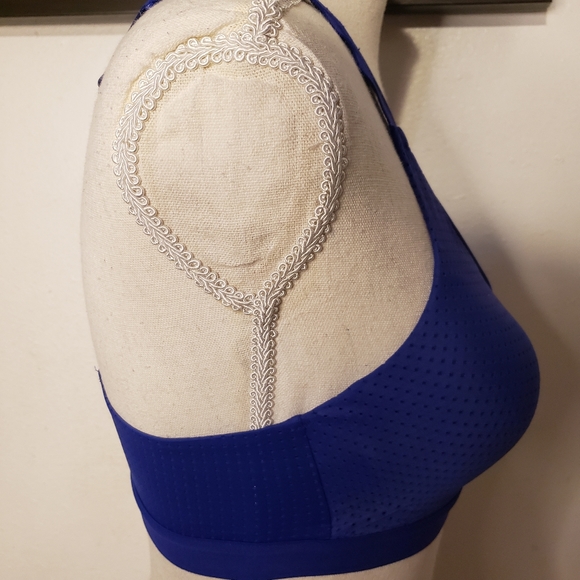 Victoria's Secret Sports Bra - Picture 5 of 6